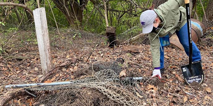 Volunteer Removes Scrap Metal and Fencing From an Illegal Dumpsite
