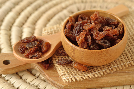 From antioxidants to fiber: the many health benefits of raisins